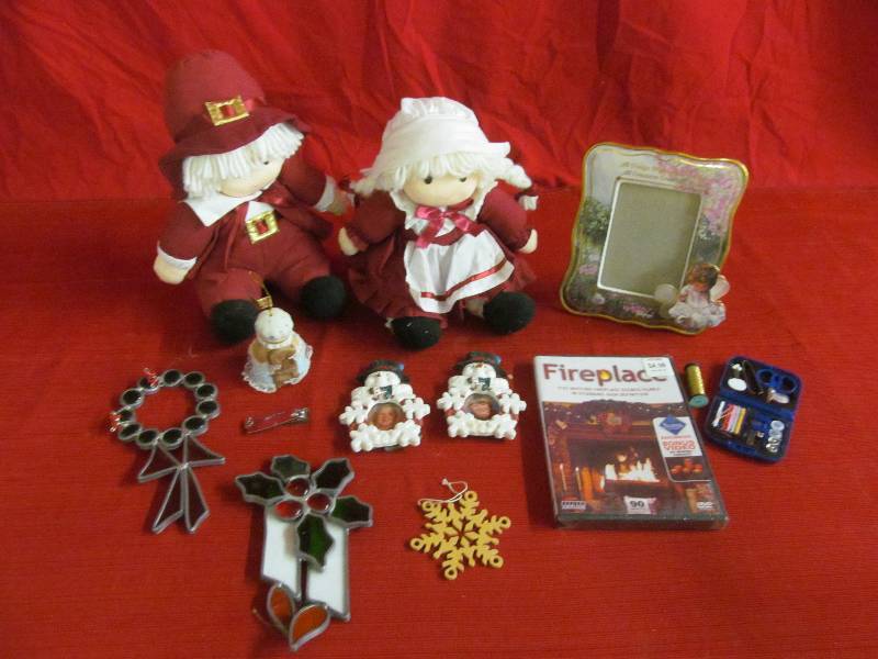 lot 60 image: dolls