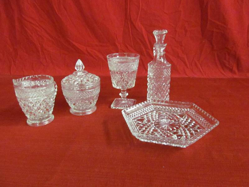 lot 77 image: glassware
