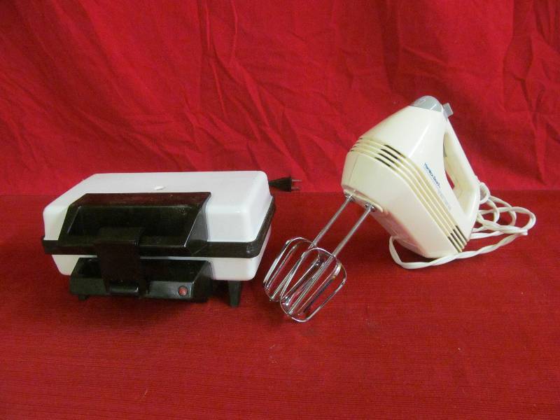 lot 82 image: Hamilton Beach mixer
