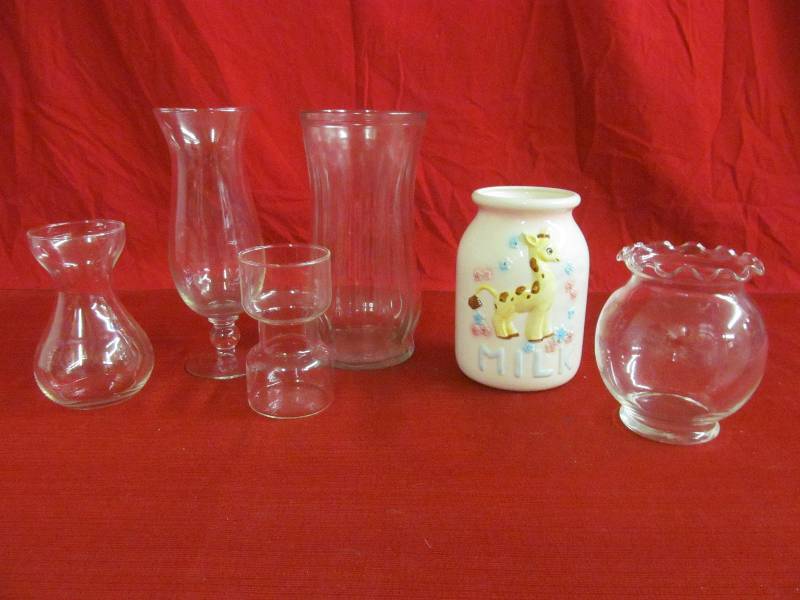 lot 88 image: vases