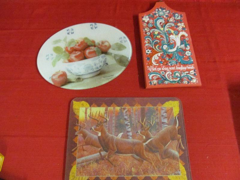 lot 97 image: cutting boards