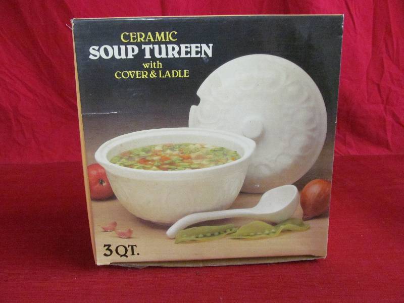 lot 99 image: Ceramic soup Tureen