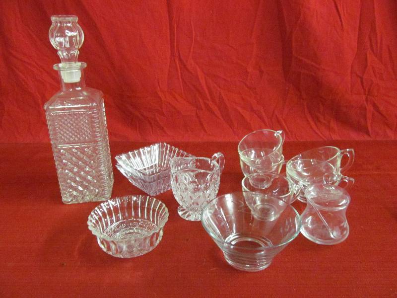 lot 100 image: glassware
