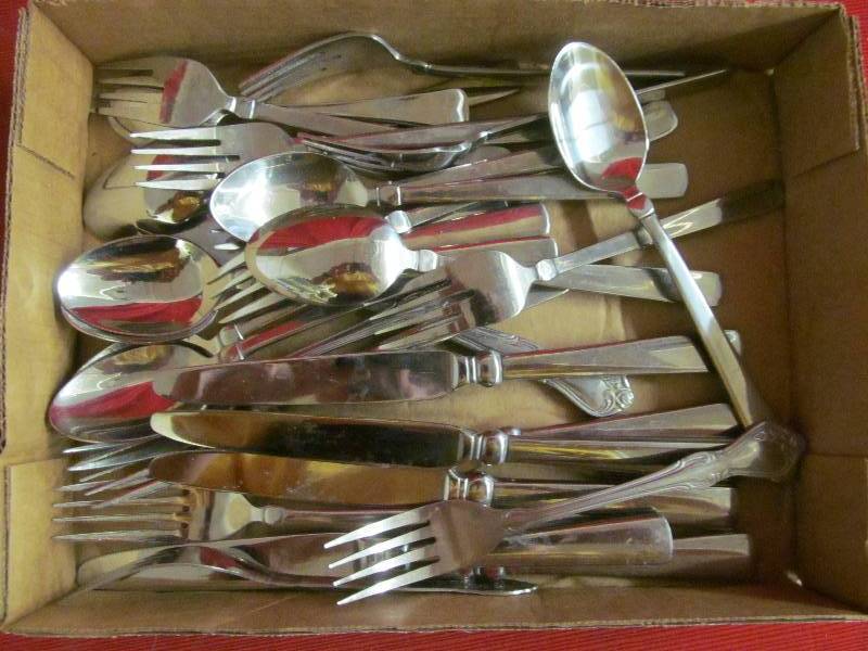 lot 104 image: flatware