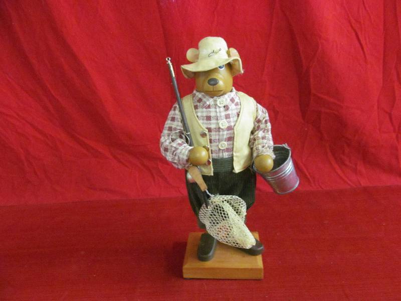 lot 119 image: fishing bear