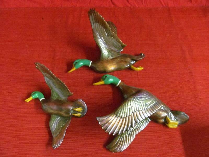 lot 121 image: Atlantic mold ceramic ducks