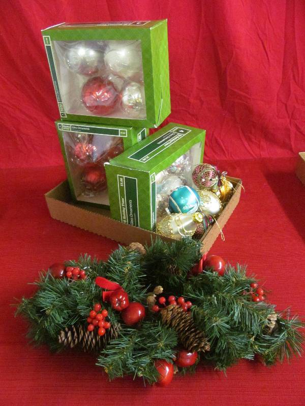 lot 127 image: Christmas ornaments