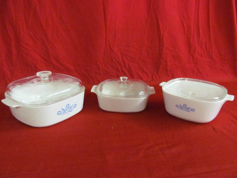 lot 256 image: Corning Ware Dishes