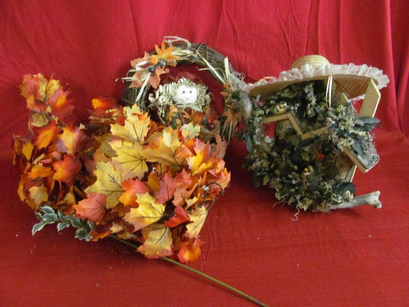 lot 260 image: Fall Dcor
