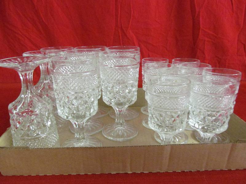 lot 265 image: Glasses