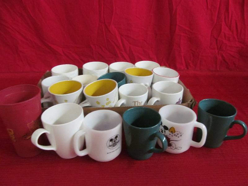 lot 269 image: Cups