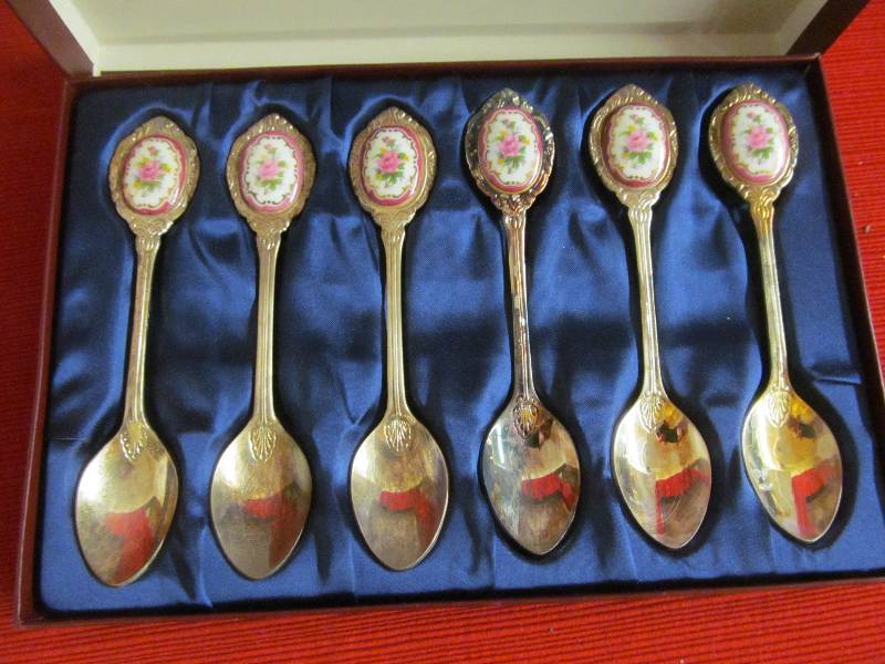 lot 275 image: Spoons