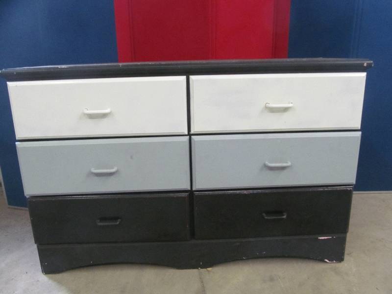 lot 290 image: Chest of Drawers