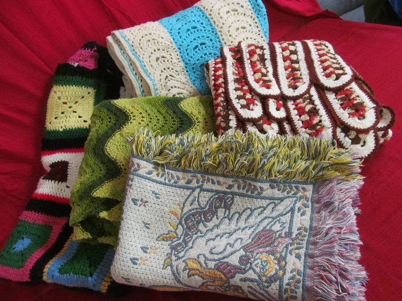 lot 140 image: afghans