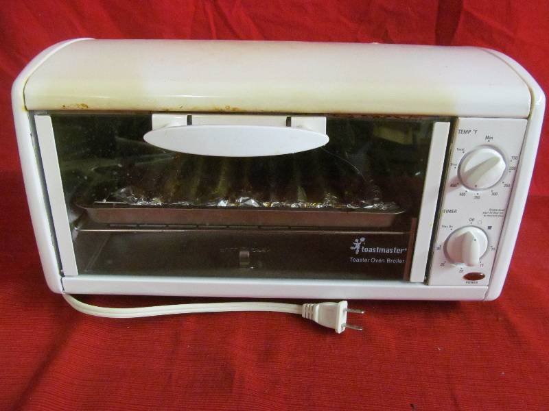 lot 151 image: Toastmaster toaster oven