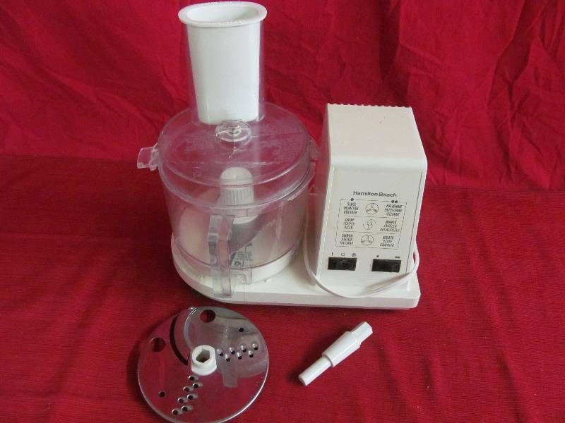 lot 157 image: Hamilton Beach food chopper