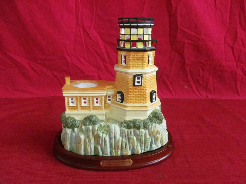 lot 184 image: Lighthouse Candle Holder