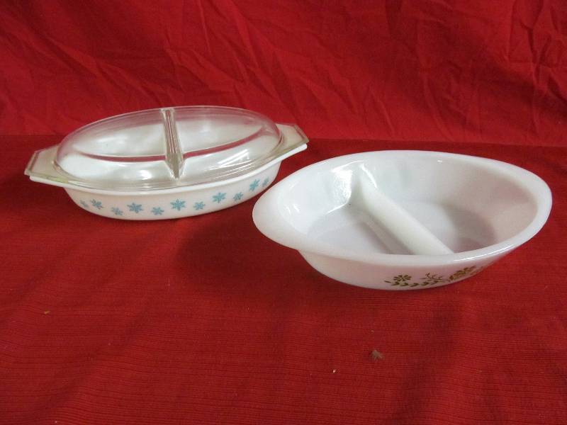 lot 194 image: Glass bake Dish