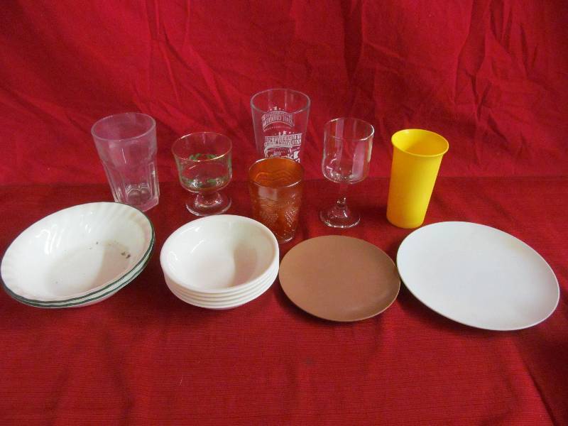 lot 195 image: Glasses