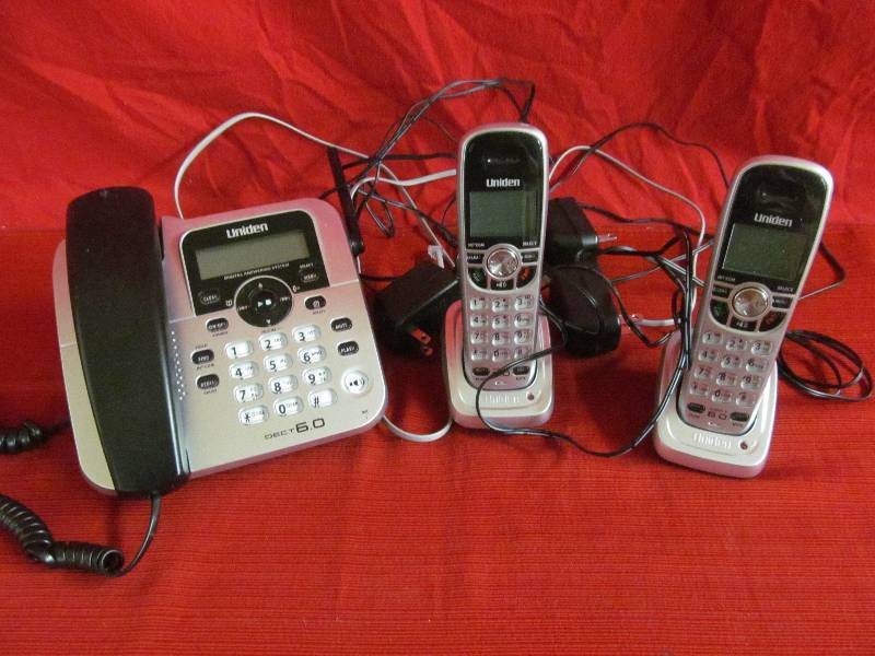 lot 199 image: Uniden Telephone