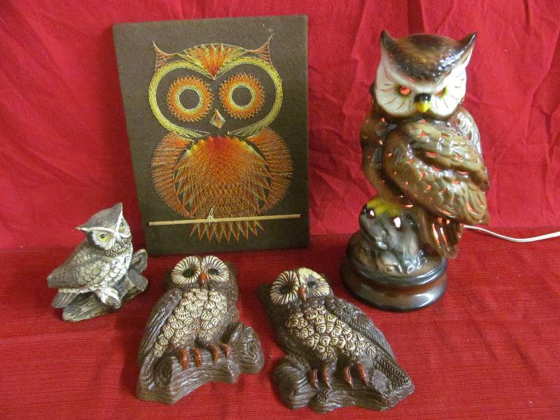 lot 204 image: Owl Dcor