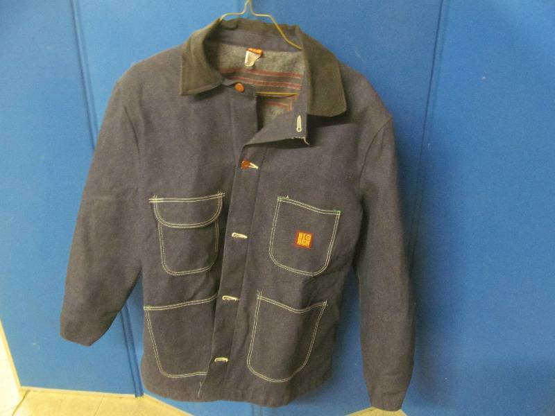lot 232 image: Coat