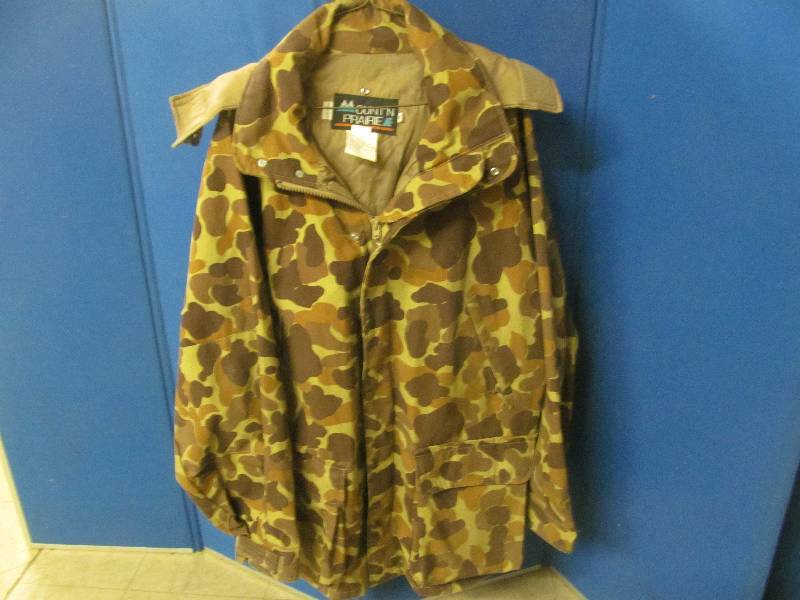 lot 233 image: Jacket