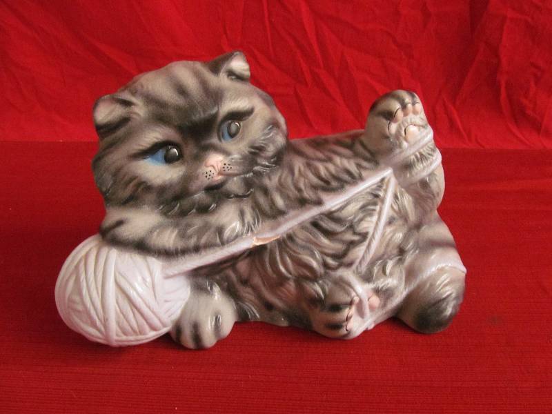 lot 248 image: Cat Figurine