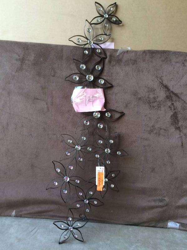 Floral Horizontal Metal Wall Decor light damage on edge on petal