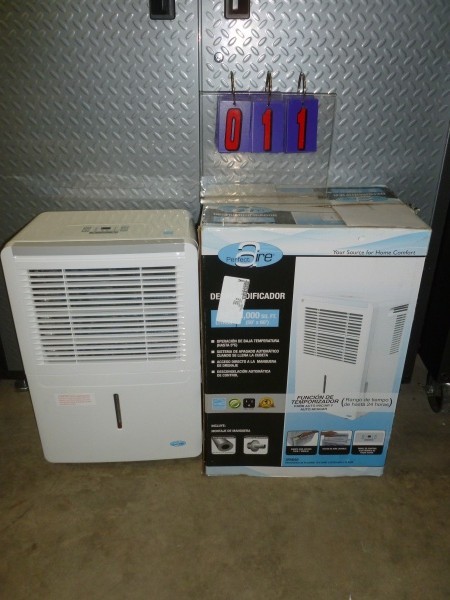 SnS Auctions # 206 Patio, Pool & garage accessories.