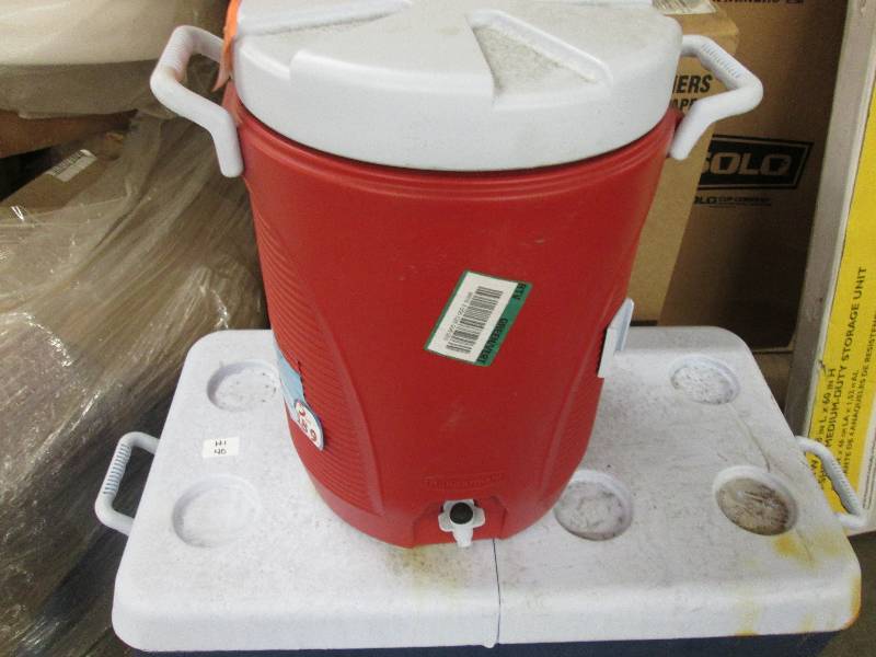 lot 42 image: Rubbermaid 5 gal water cooler - red...