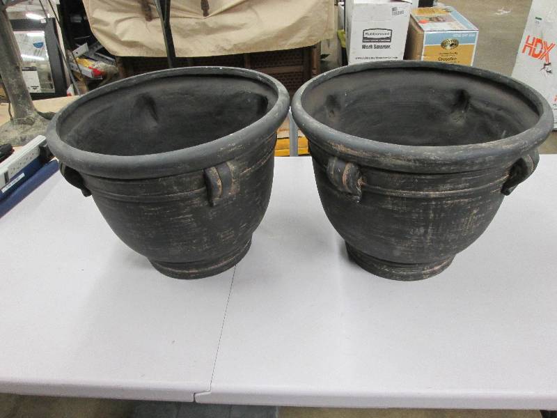 lot 62 image: Lot of 2 troy planters 17inches...