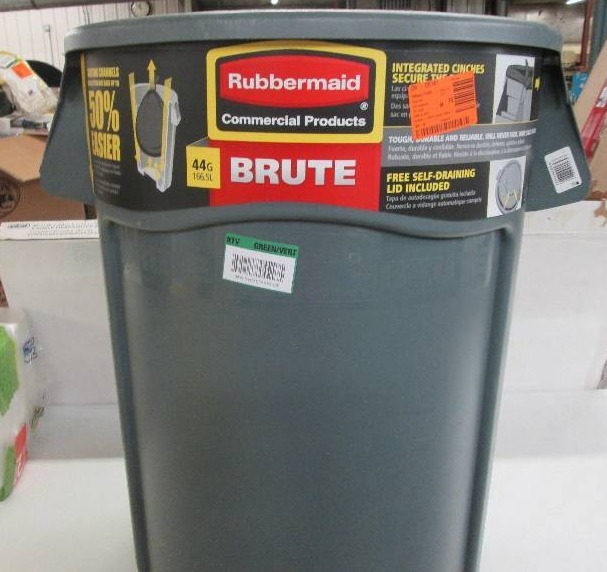 lot 73 image: Rubbermaid Brute 44 gallon trash ca...