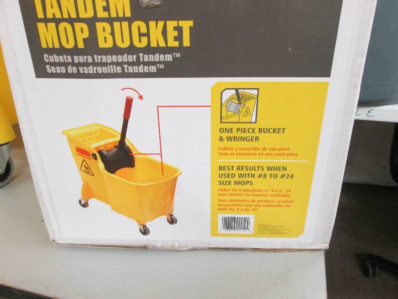 lot 75 image: Rubbermaid Tandem Mop Bucket 31 qt ...