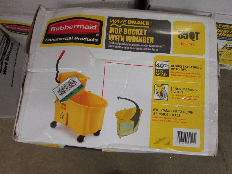 lot 97 image: Rubbermaid 35 Qt Wave Brake Mop Buc...