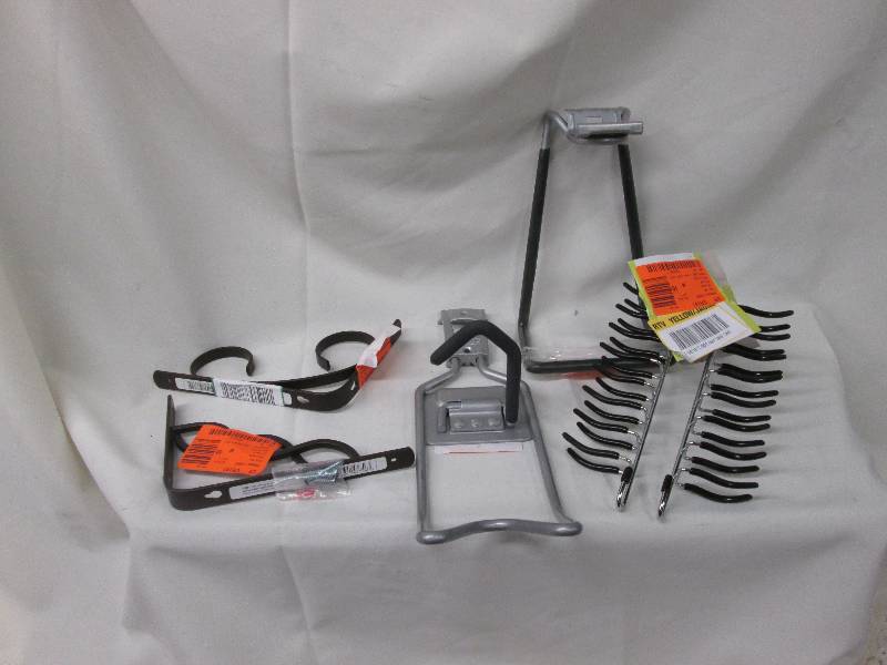 lot 122 image: 2 ornamental shelf brackets, 2 Rubb...