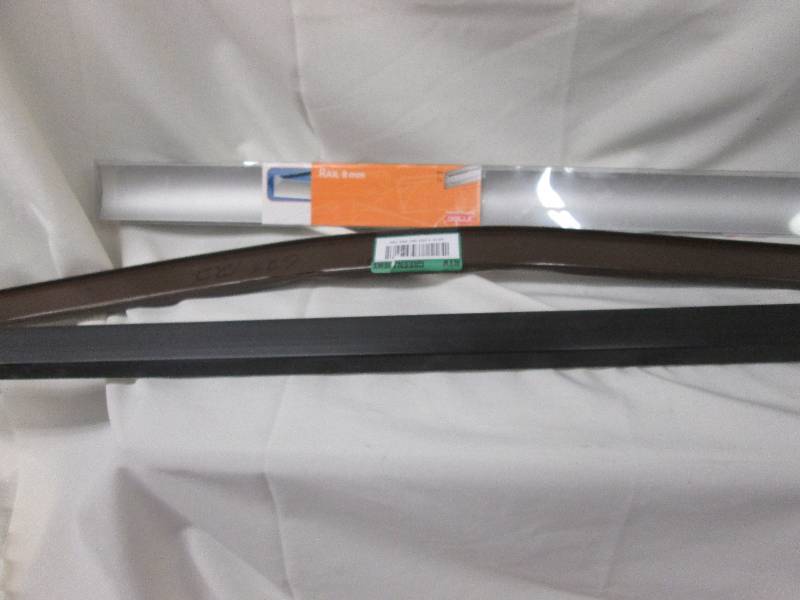 lot 134 image: 3 pieces trim...