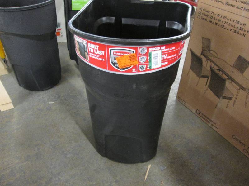 lot 148 image: Rubbermaid wheeled 45 gal garbage c...