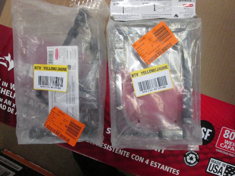 lot 189 image: Lot of 2 pks Rubbermaid Tulip she...