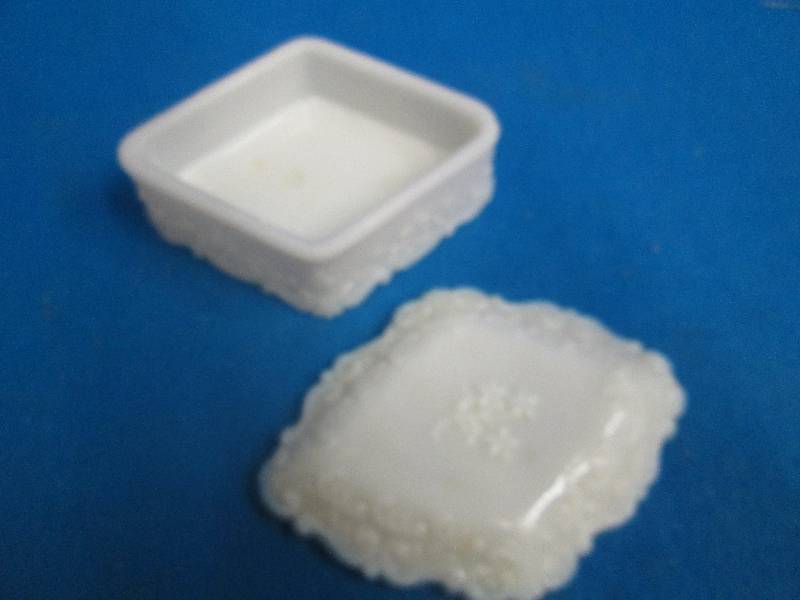 Bull box milk glass ...