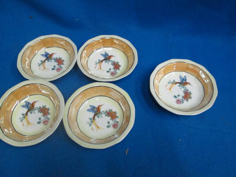 lot of 5 decorated huminbird bowls ...