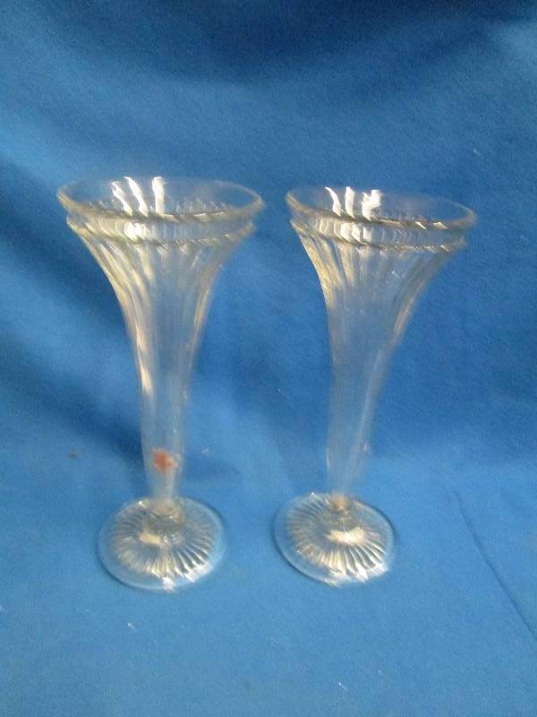 Lot of 2 large rim decorated vases ...