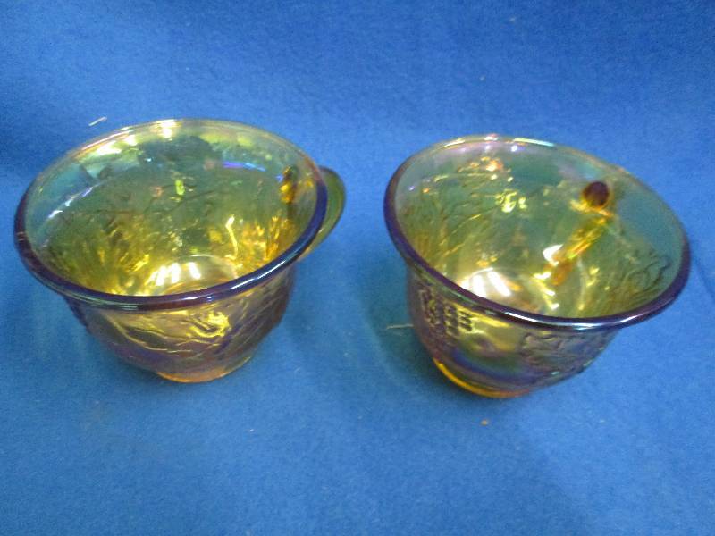 Lot of 2 Golden brown matallic cups...