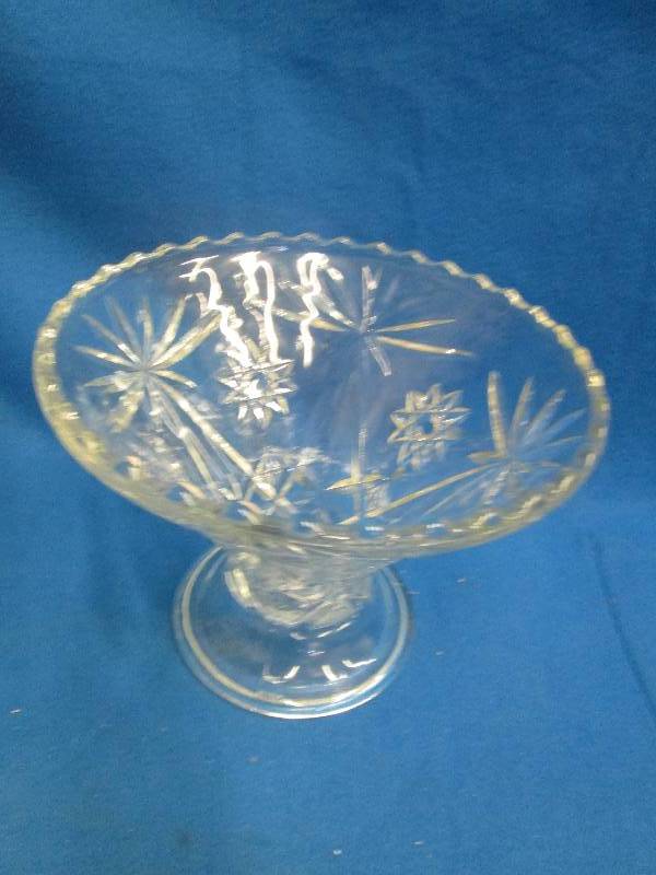 Large decorated serving bowl ...