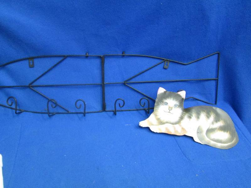 Metal fish shaped kitched display r...