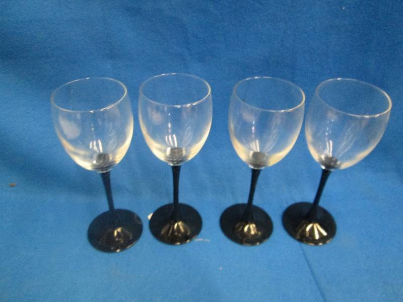 Lot of 4 matching wine glasses with...