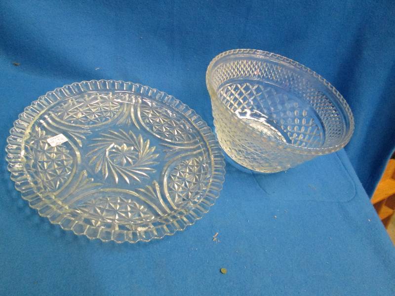Large serving platter and serving b...