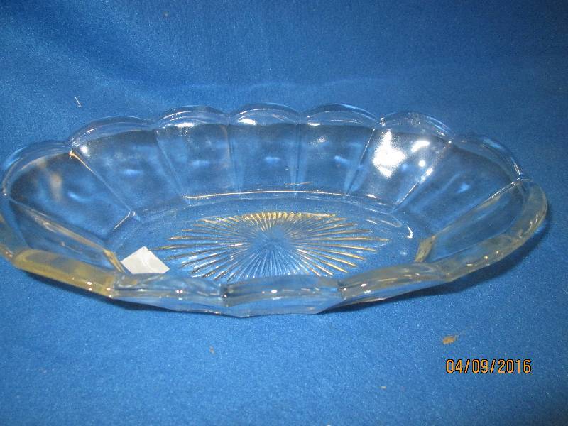 Oval glass serving dish...
