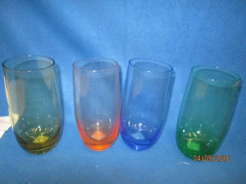 Set of 4 colored glasses...