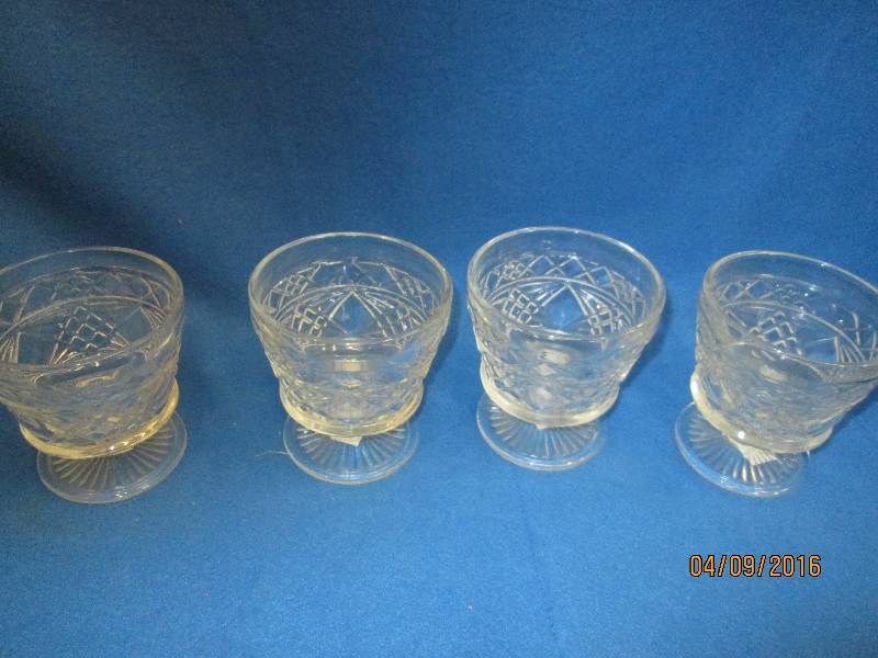 Set of 4 dessert glasses...
